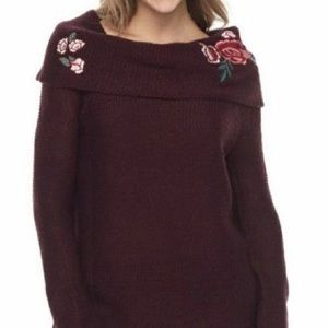 Off the shoulder floral sweater!✨